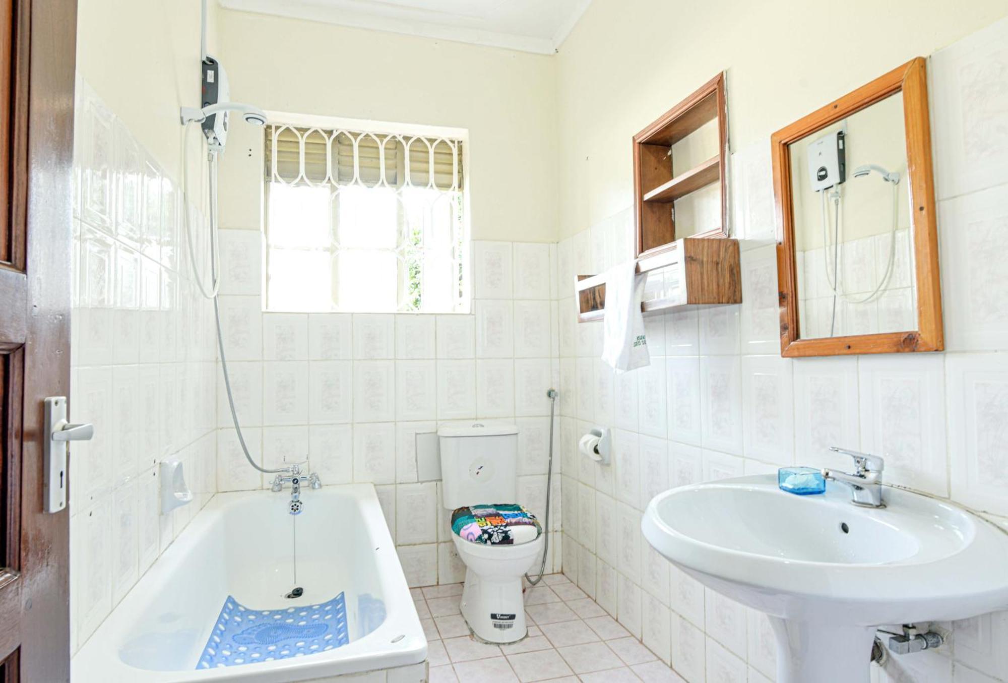 Cycad Entebbe Guest House Zewnętrze zdjęcie