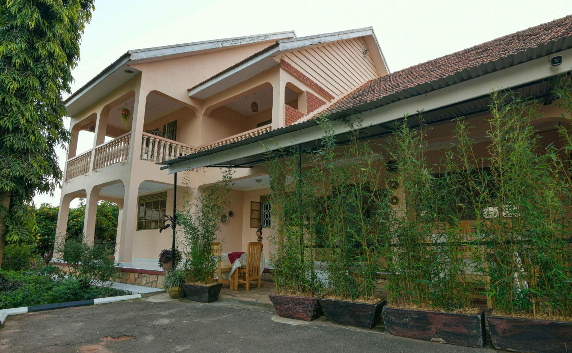 Cycad Entebbe Guest House Zewnętrze zdjęcie